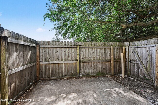 Building Photo - 2173 Stewart Rd
