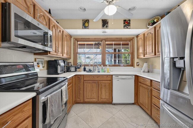 Building Photo - 1362 SW Knollwood Dr