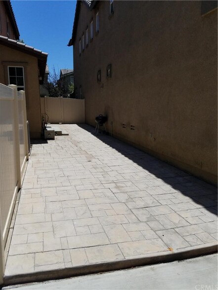 Building Photo - 11210 Sunkist Dr