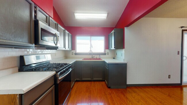 Building Photo - 4842 Excalibur Dr