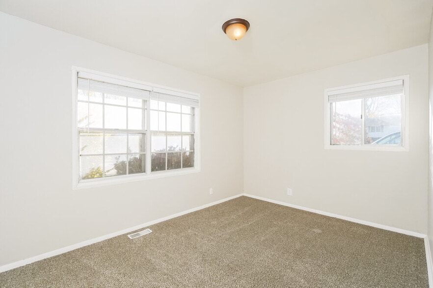 Building Photo - 3478 Hermosa Ct