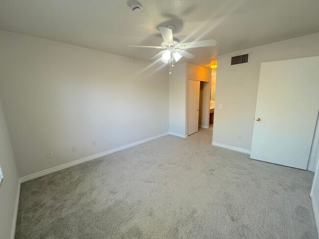 Building Photo - 2bed/2bath in Southwest gated community