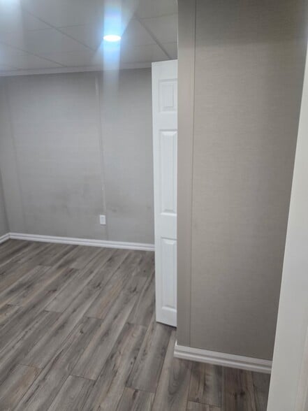 Building Photo - 5 Verdun Ave