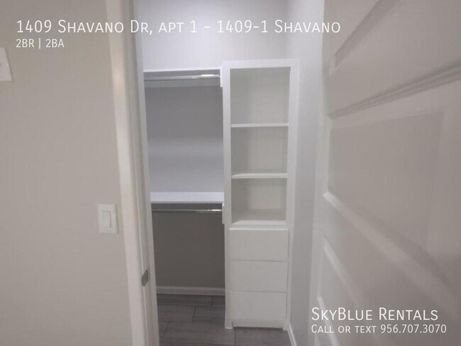 Building Photo - 1409 Shavano Dr