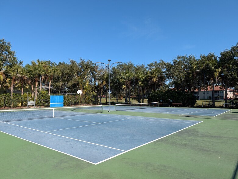 Building Photo - 2229 Heritage Greens Dr