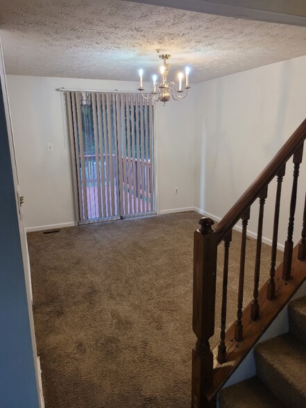 Building Photo - 11518 Big Creek Dr