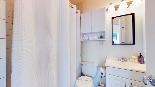 Building Photo - 19 Stanhope St