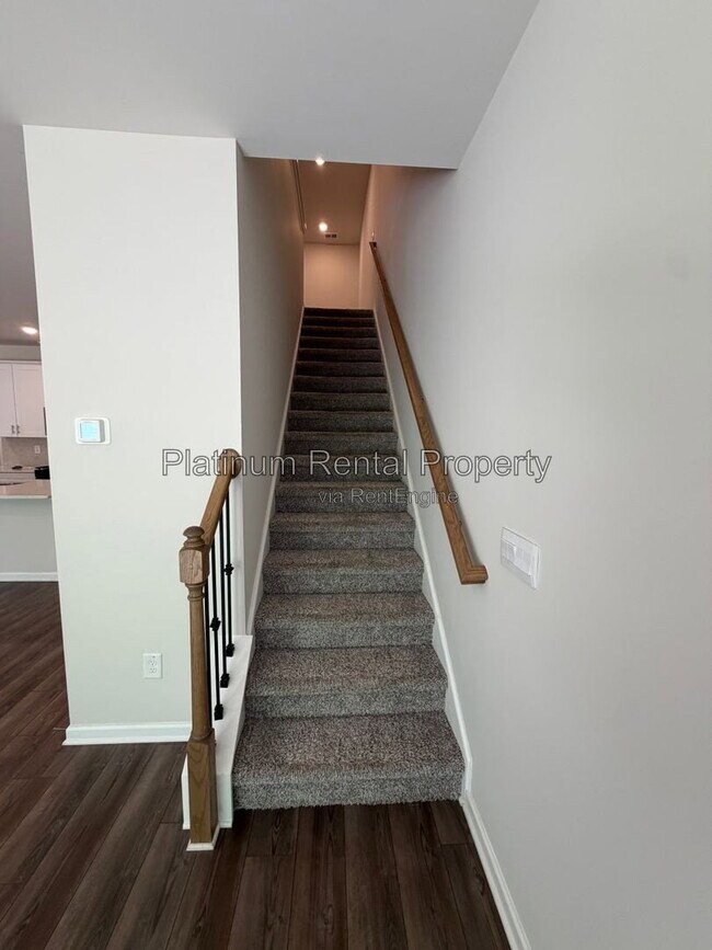 Building Photo - 337 Timberland Ave