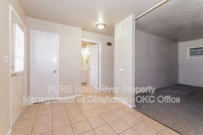 Building Photo - 3906 S Hudson Ave