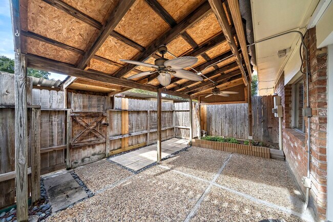 Building Photo - 14185 Misty Meadow Ln