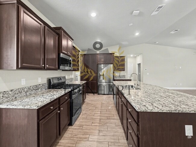 Building Photo - 1132 S Simon St