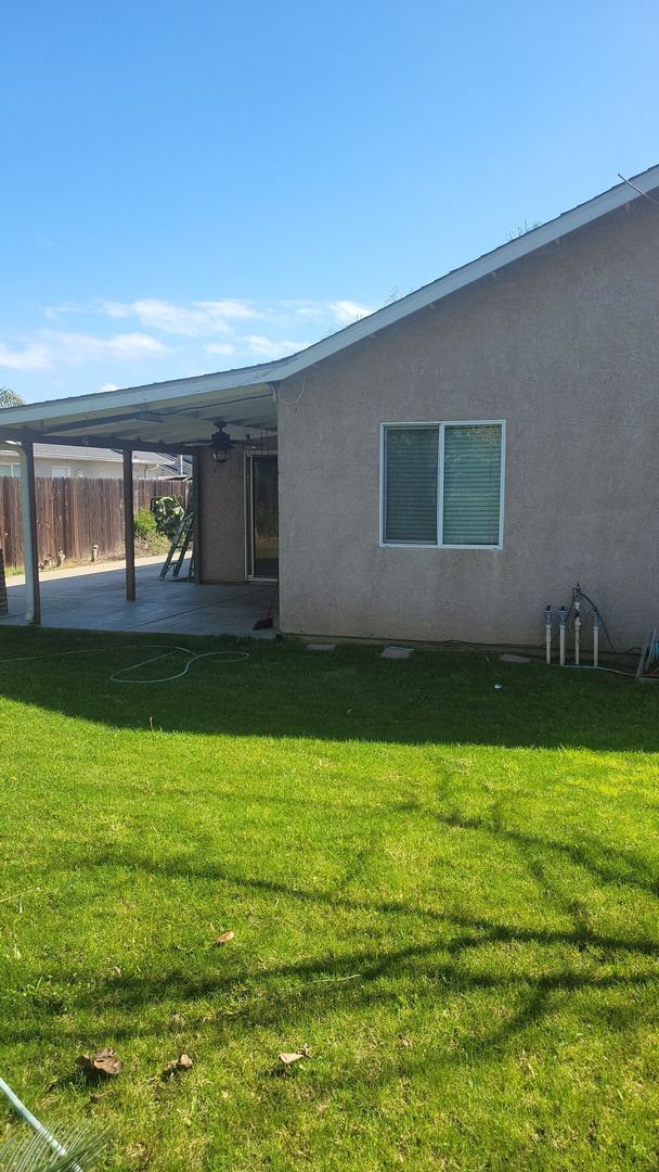 Building Photo - 1671 Hume Dr