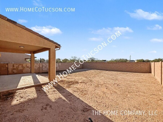 Building Photo - 7108 S Via Gaucho Viejo