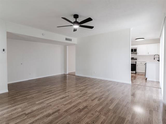 Building Photo - 5920 Maple Ln