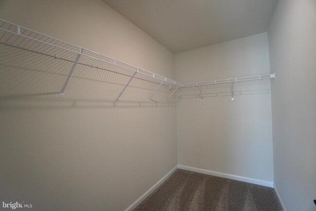 Building Photo - 612 America Dr