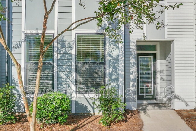 Building Photo - 4565 Mixson Ave