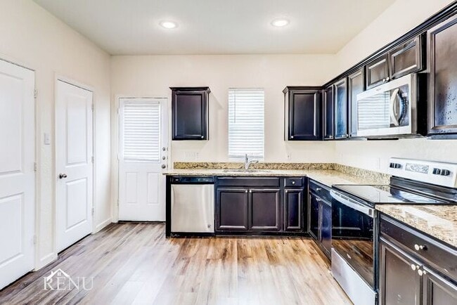 Building Photo - 6218 Old Bridge Way