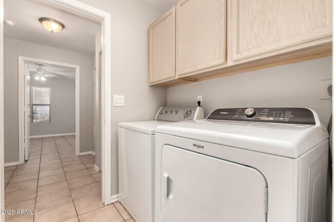 Building Photo - 17303 E Caliente Dr