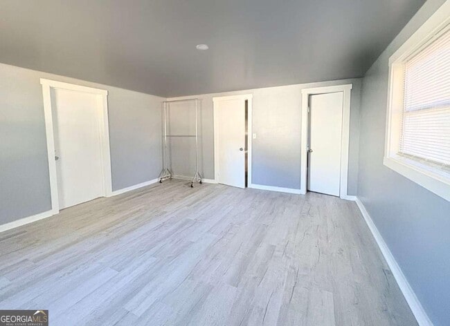 Building Photo - 505 Osborne St