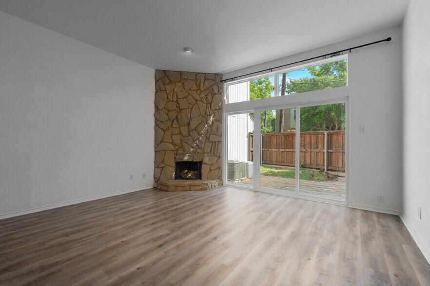 Building Photo - 2815 Welborn St