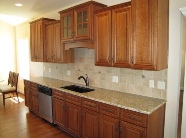 Building Photo - 1125 Cranberry Ct
