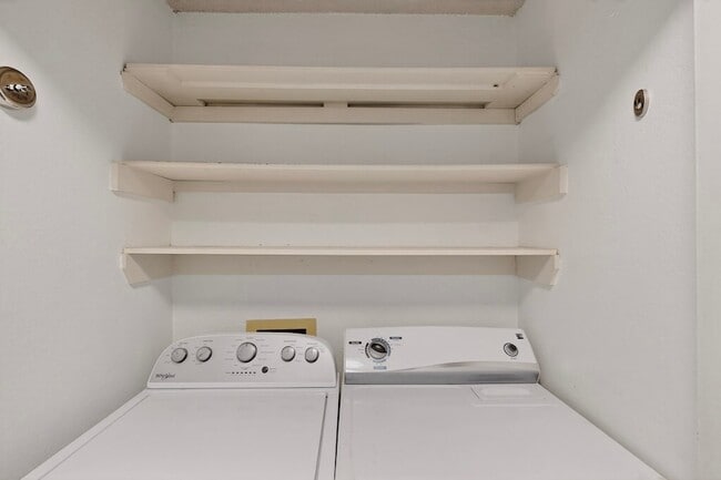 Building Photo - 46 Abbey Rd