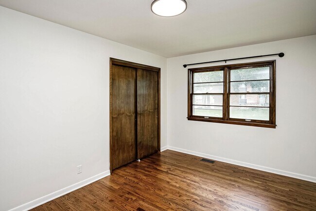 Building Photo - Beautiful 3-Bed, 2-Bath Home in West Omaha!