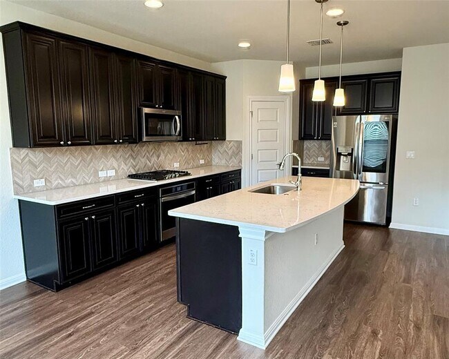 Building Photo - 14004 Hedera Dr