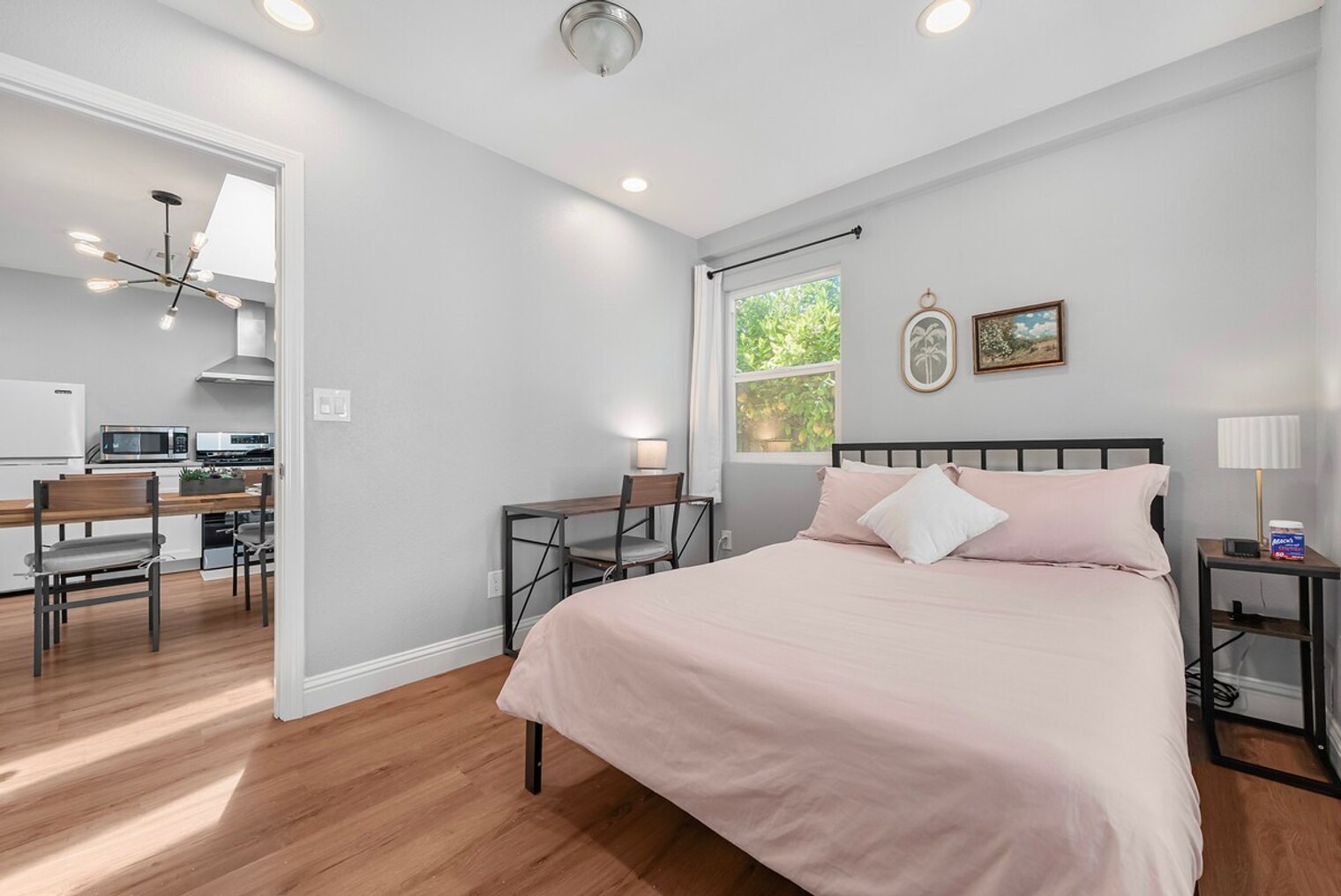 Building Photo - 2326 Cherry Ave