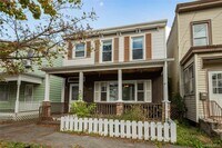 Building Photo - 432 1st St