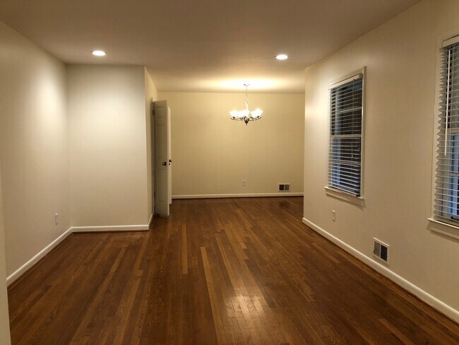 Building Photo - Renovated Brick Ranch in Oak Grove School District - Convenient to Emory & CDC