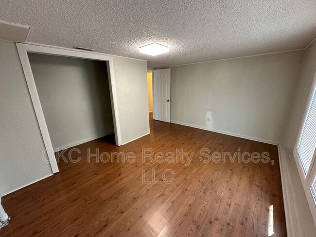 Building Photo - 2936 SW 50th St