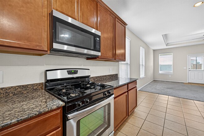Building Photo - 1403 S Maple Dr