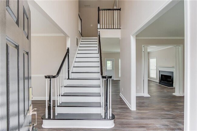 Building Photo - 3895 Kingsbrook Blvd