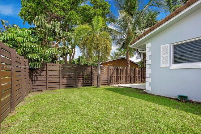 Building Photo - 3340 NE 13th Ave