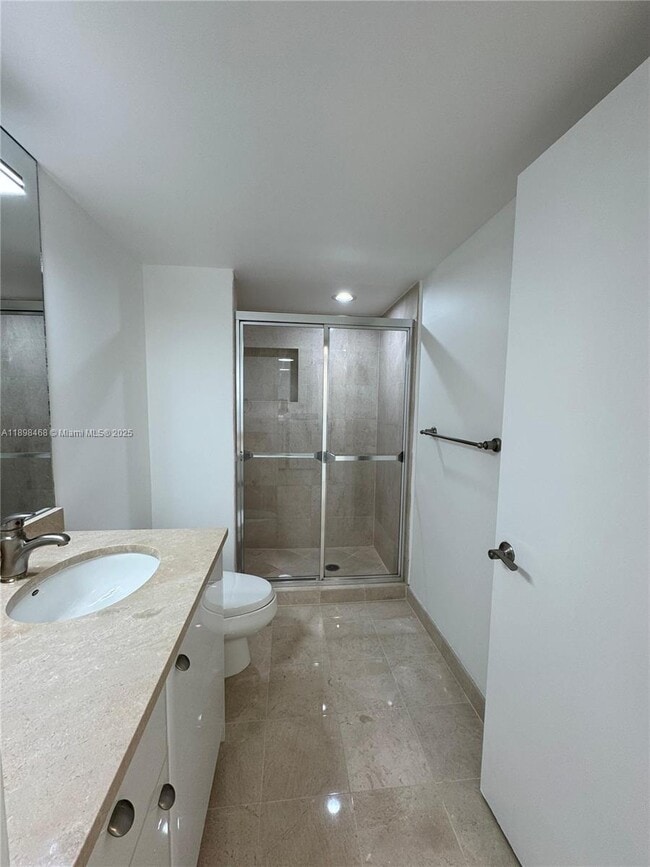 Building Photo - 16500 Collins Ave