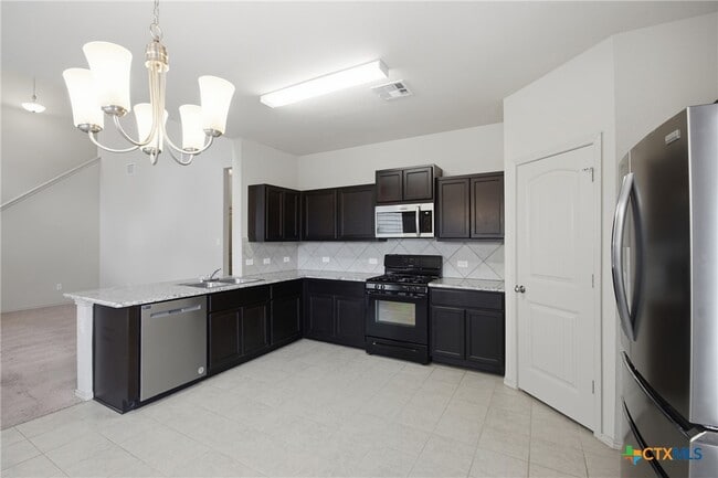 Building Photo - 131 Lake Gln