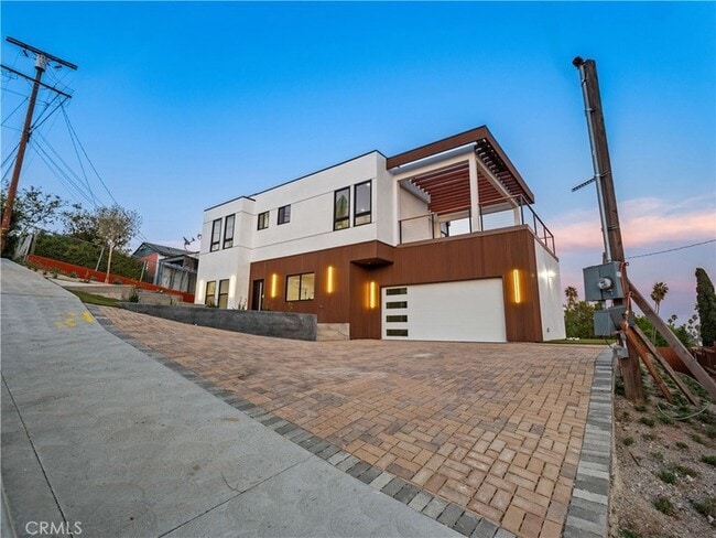 Building Photo - 3810 Locke Ave