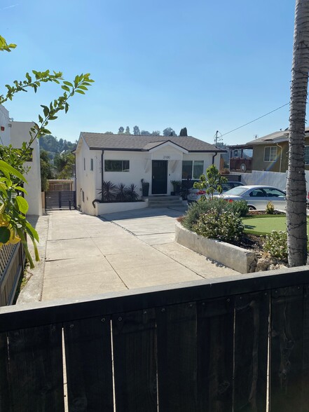 Gated Driveway - 2100 Rome Dr