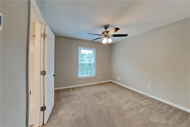 Building Photo - 1438 Grovehurst Dr