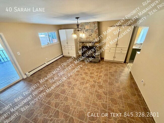 Building Photo - 40 Sarah Ln