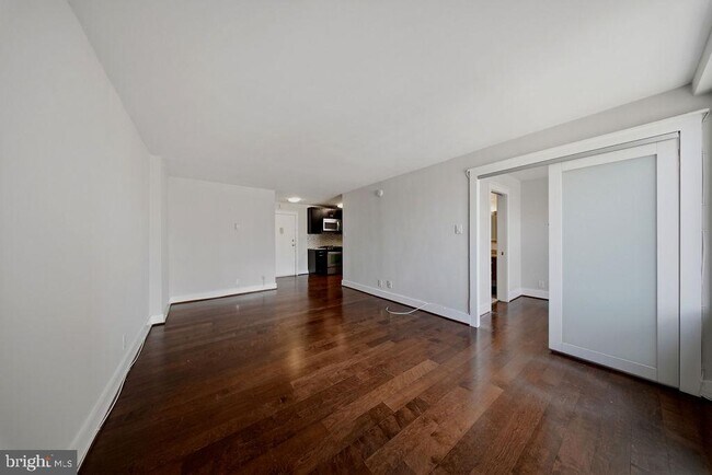 Building Photo - 1420 N St NW