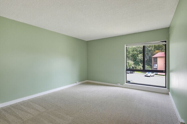 Building Photo - 5911 Tamar Dr