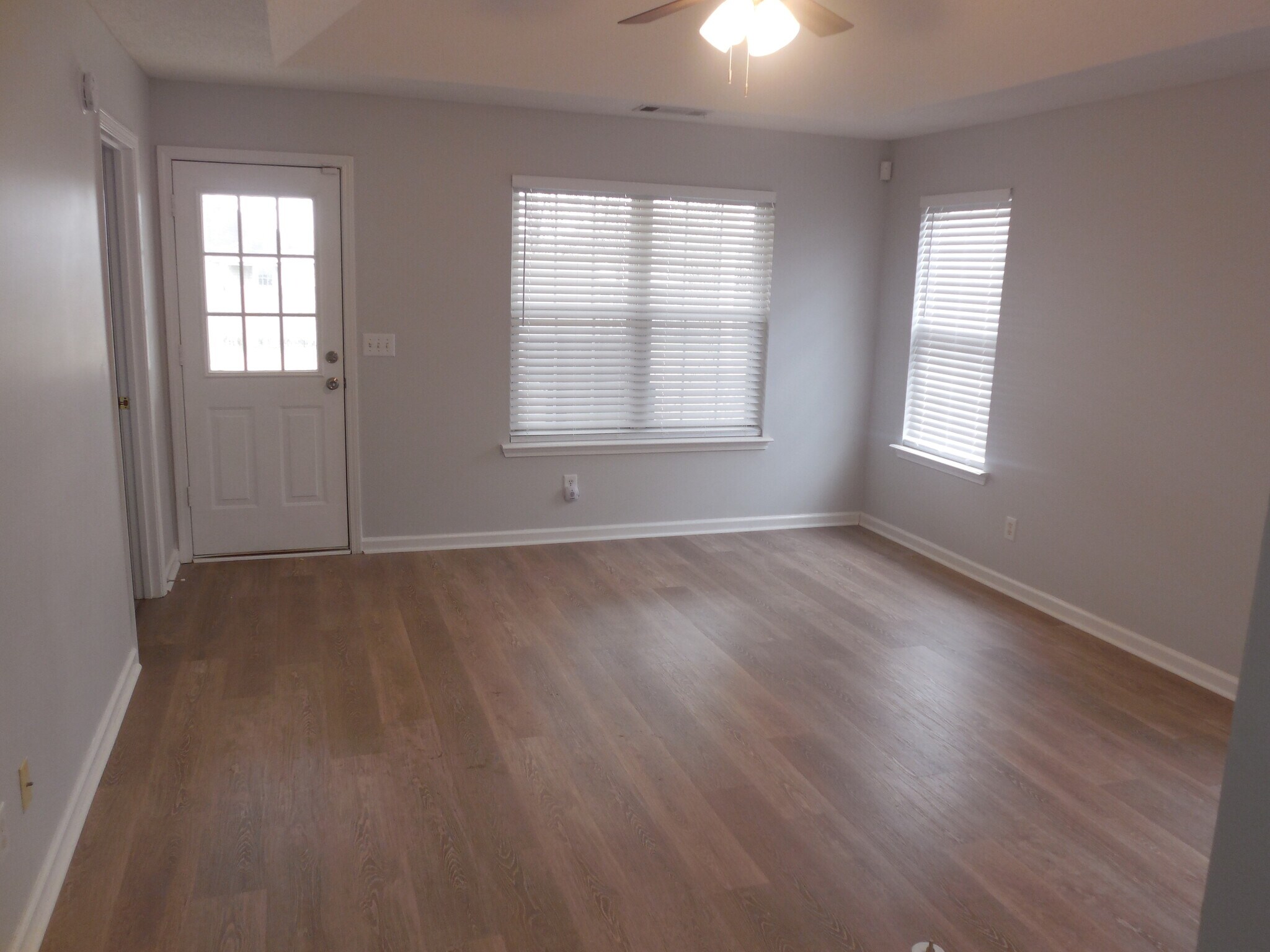 Building Photo - 305 Chadwyck Cir
