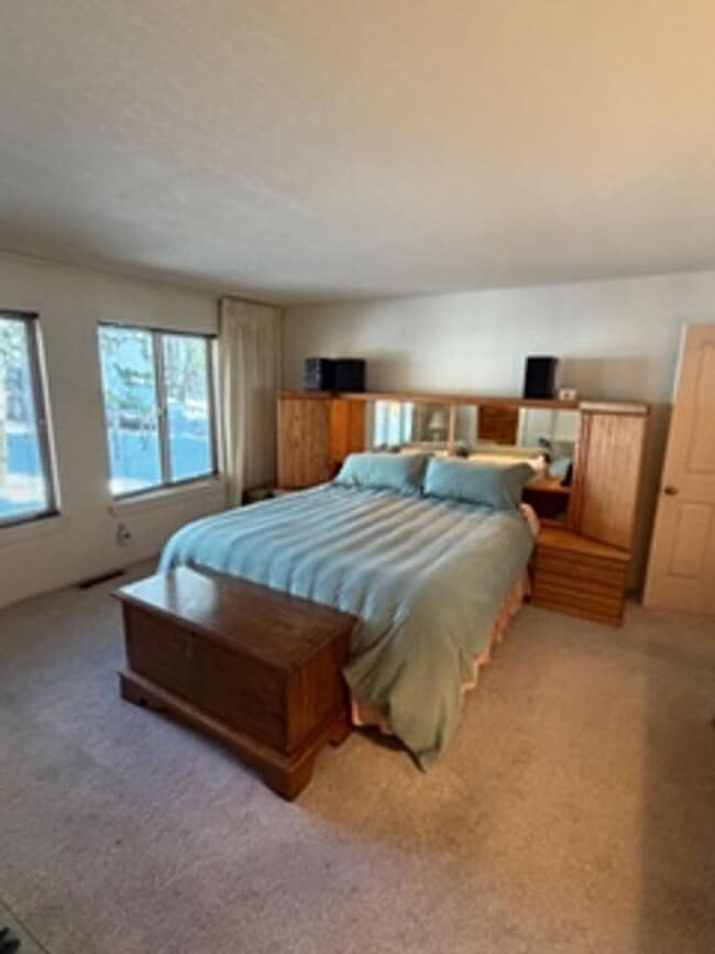 Building Photo - Tahoe Palisades Beauty