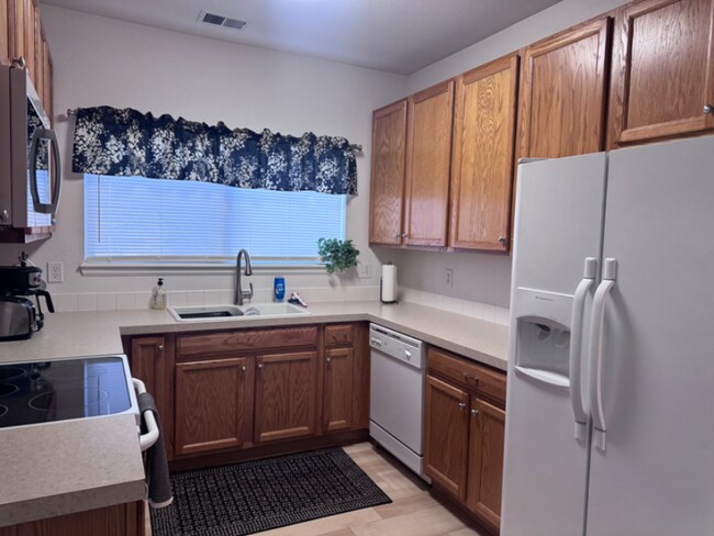 Building Photo - 4695 Hahns Peak Dr