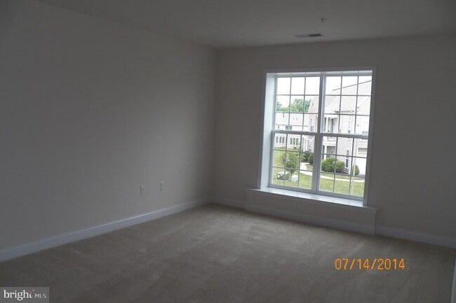 Building Photo - 782 Fawn Ln
