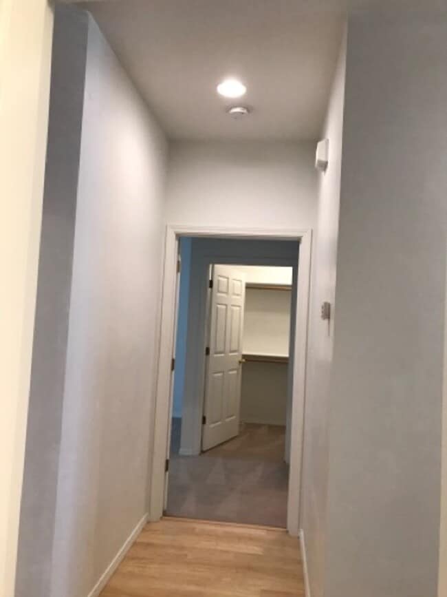 Building Photo - 609 Windemere Cir