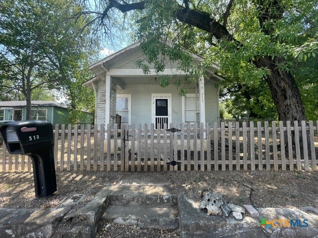 Primary Photo - 513 Moore St