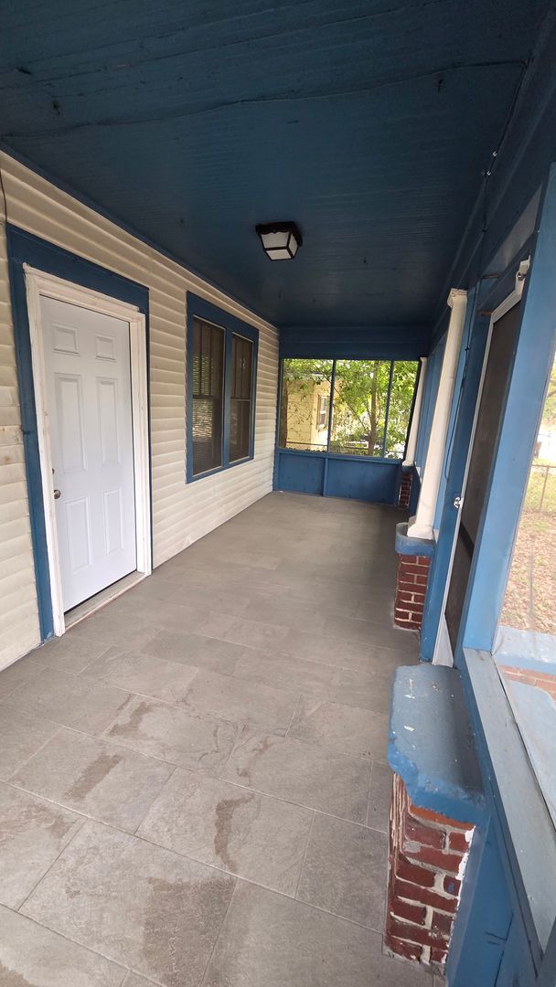 Building Photo - Affordable 3 Bed in Jacksonville. Bonus Room. Fenced in yard. Garage + Modern Bathroom